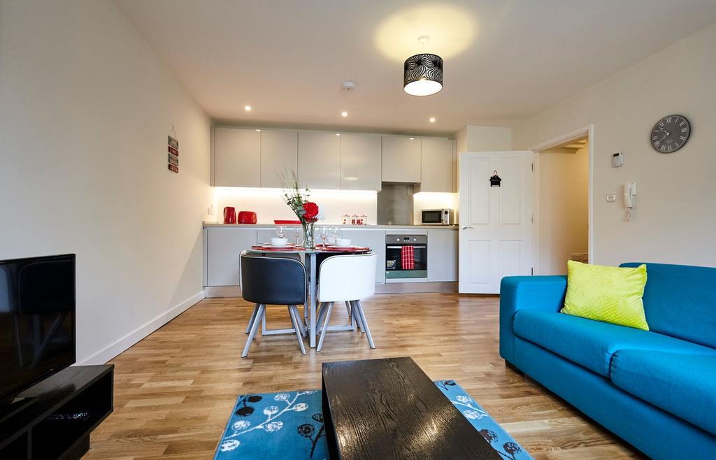 Kohinoor Serviced Apartments Τσέλμσφορντ Εξωτερικό φωτογραφία